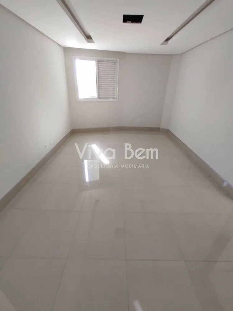 Apartamento, 3 quartos, 220 m² - Foto 2