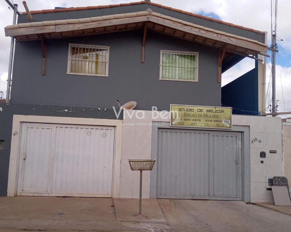Casa à venda com 3 quartos, 180 - Foto 1
