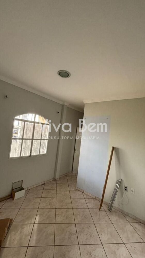 Casa para alugar com 2 quartos, 80m² - Foto 1