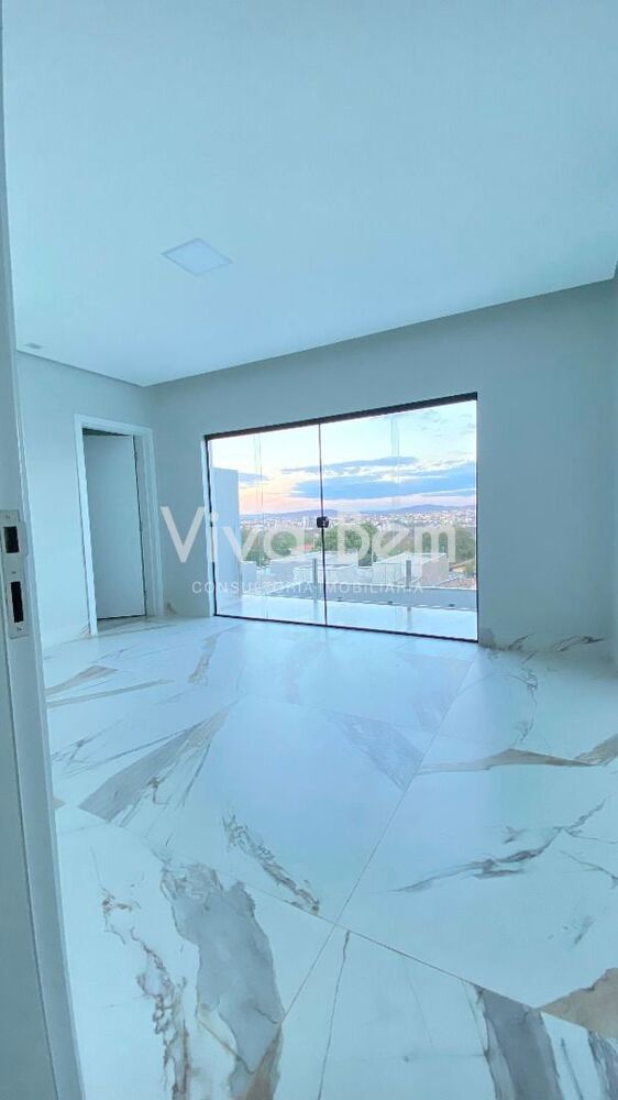 Casa à venda com 3 quartos, 250m² - Foto 8