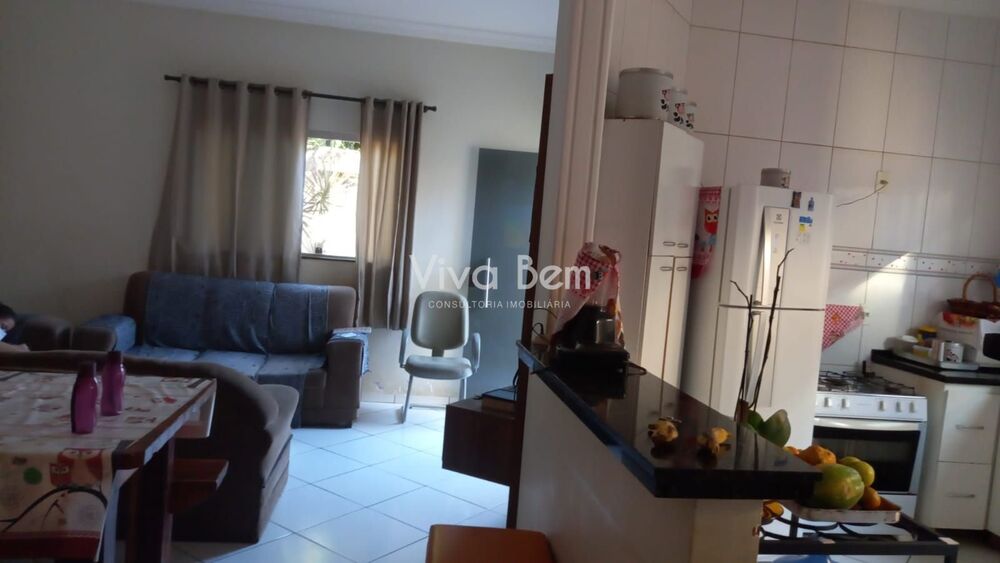 Casa à venda com 2 quartos, 96m² - Foto 1