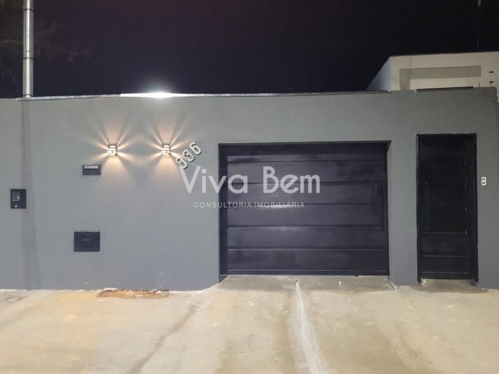 Casa à venda com 4 quartos, 95m² - Foto 1