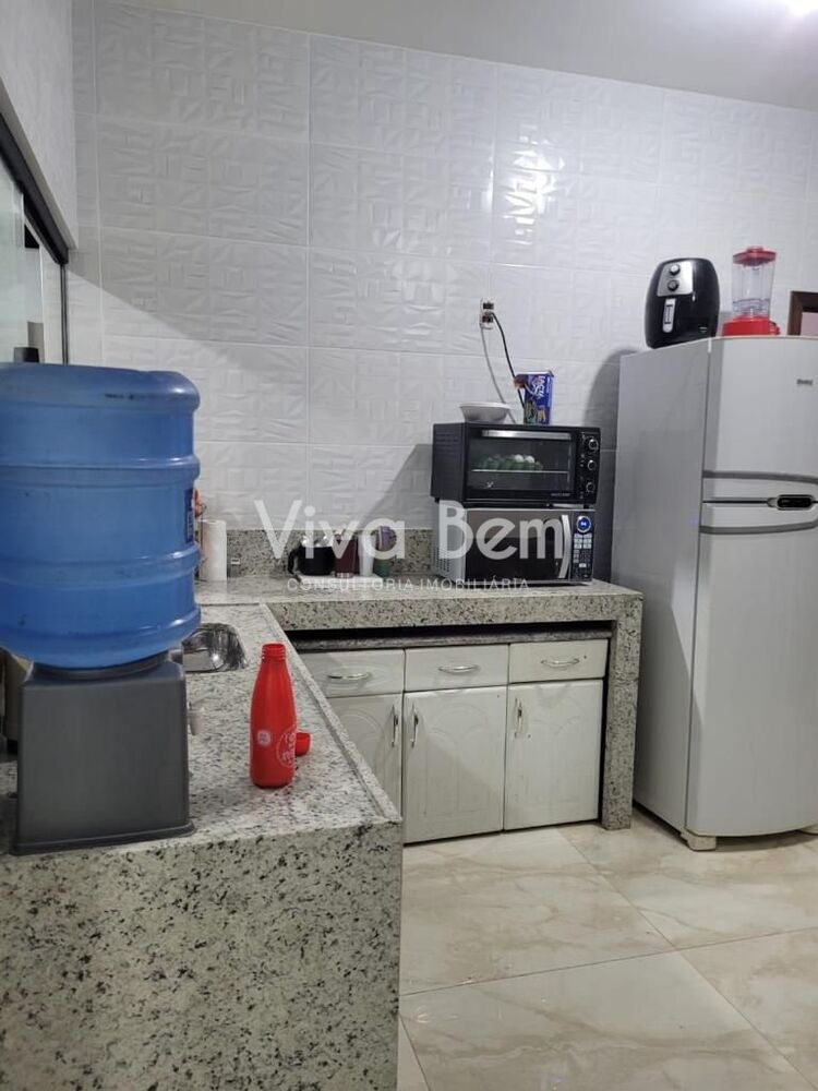 Casa à venda com 4 quartos, 95m² - Foto 14