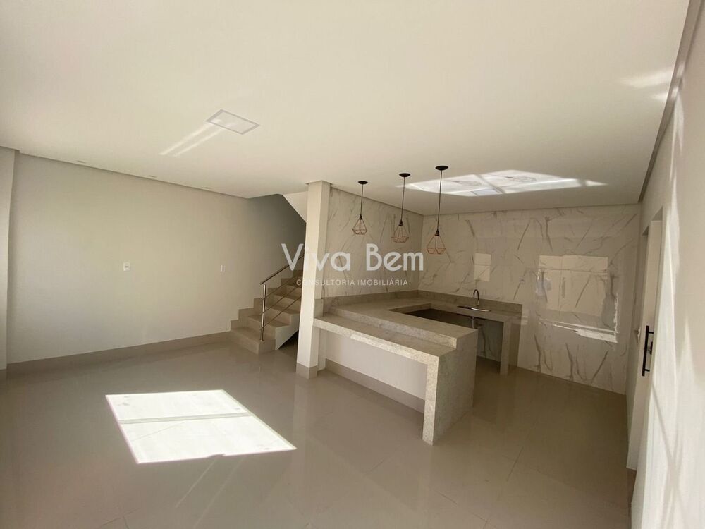 Casa à venda com 3 quartos, 73m² - Foto 2