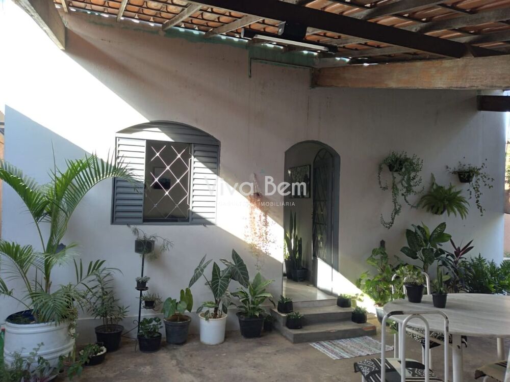 Casa à venda com 3 quartos, 60m² - Foto 4