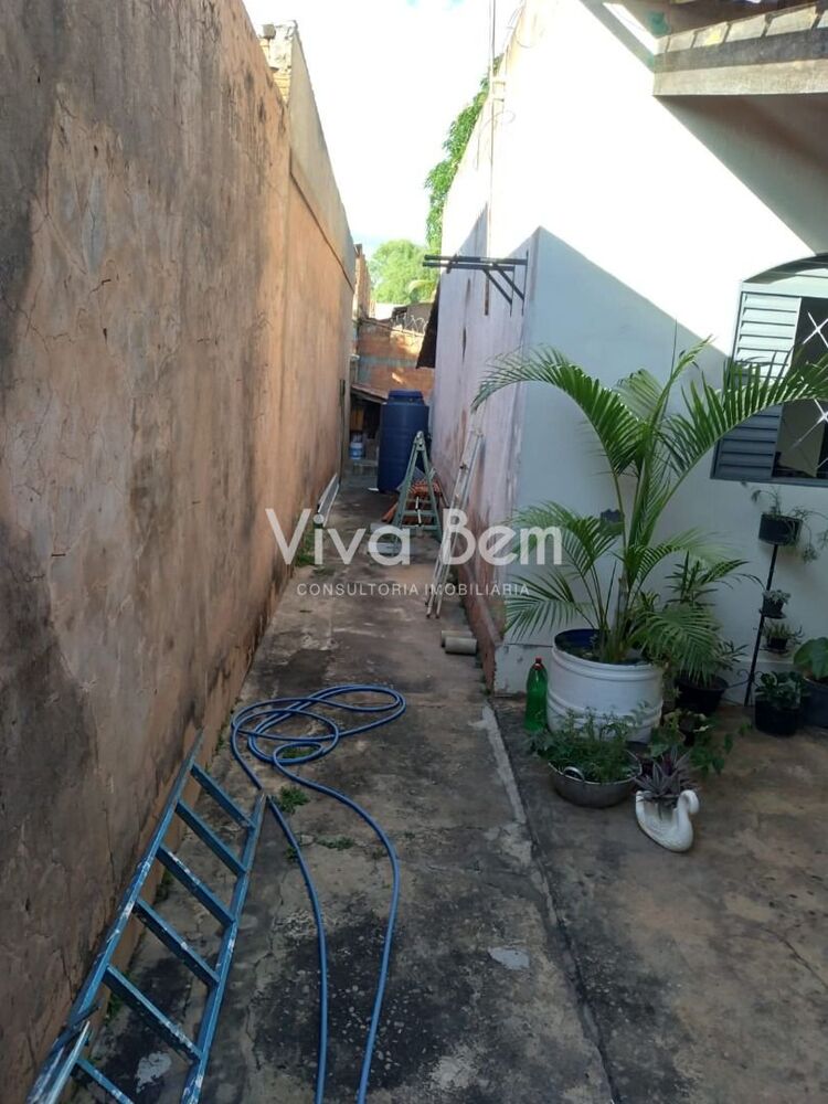 Casa à venda com 3 quartos, 60m² - Foto 3