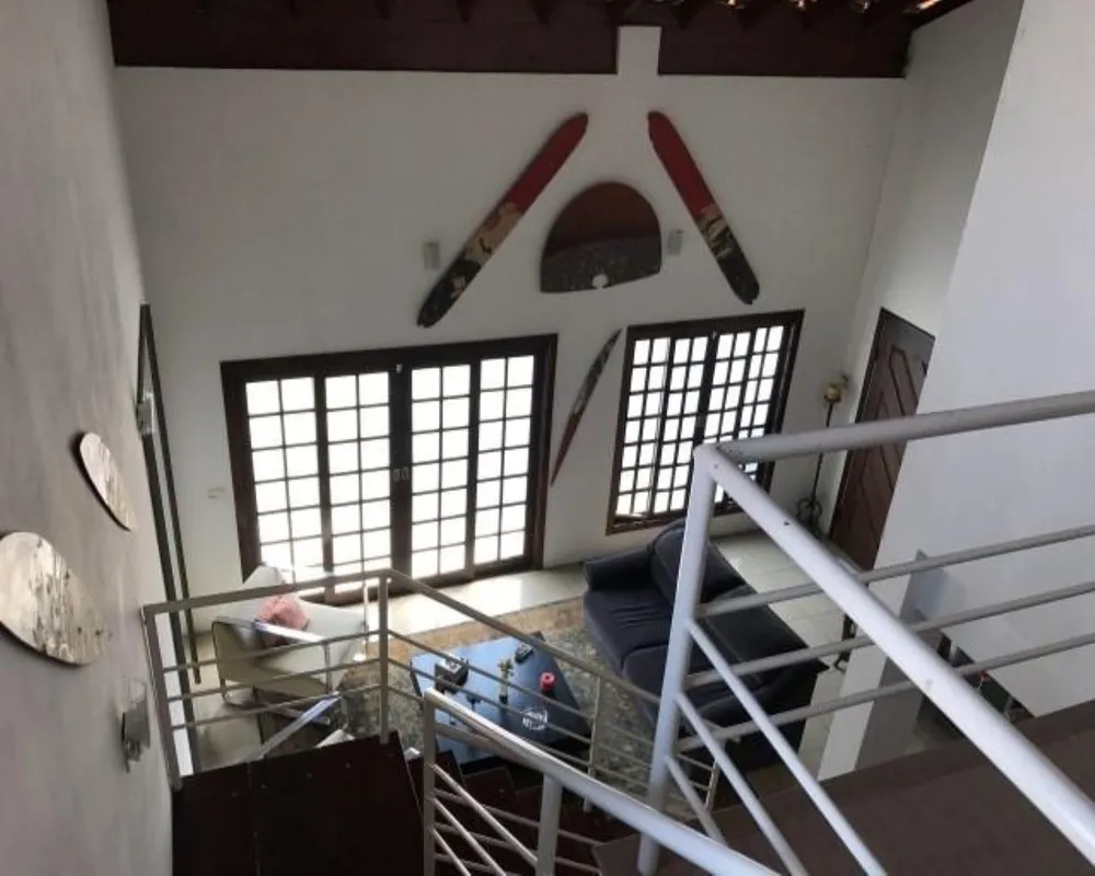 Casa, 3 quartos, 243 m² - Foto 1