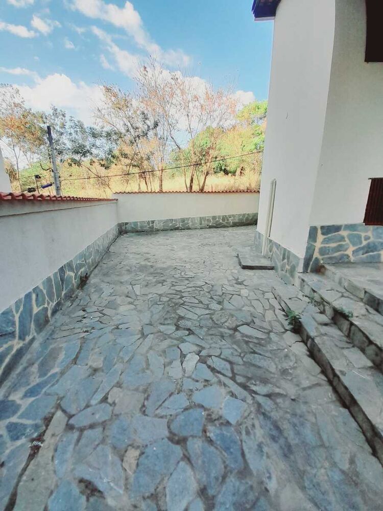 Casa para alugar com 4 quartos, 270m² - Foto 14