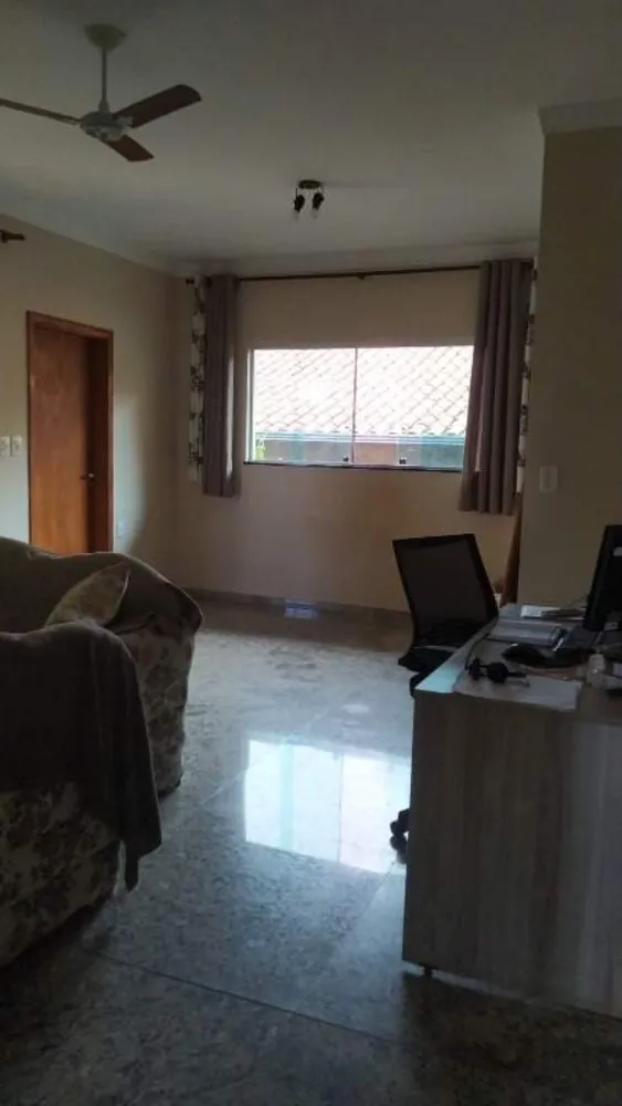 Casa, 7 quartos, 220 m² - Foto 4