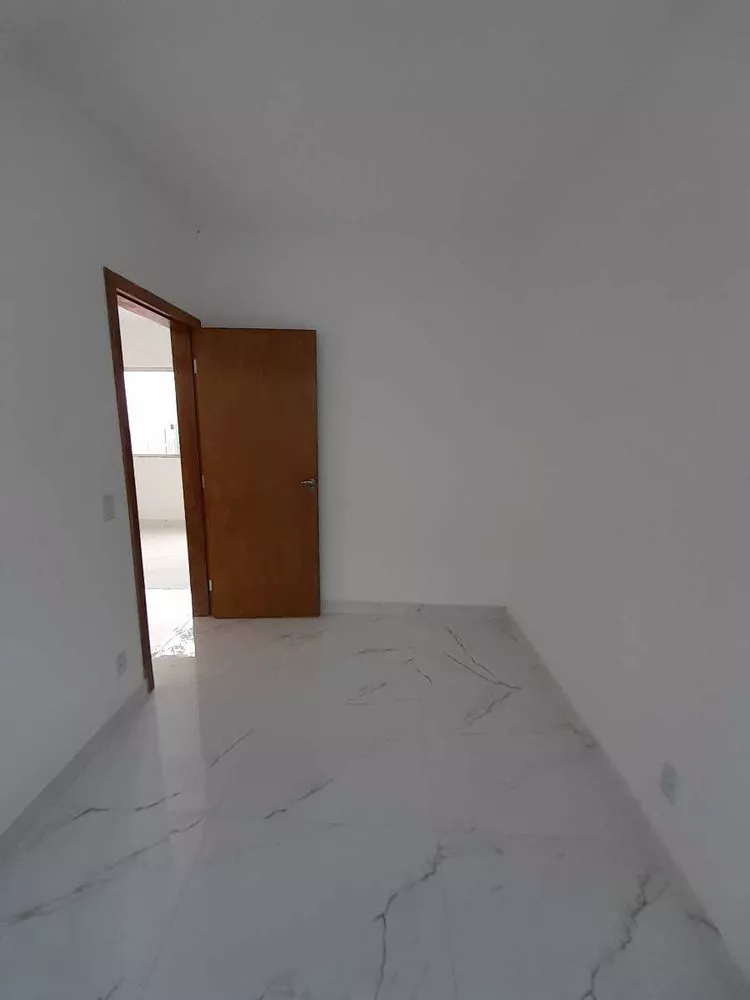 Casa à venda com 2 quartos, 48m² - Foto 1