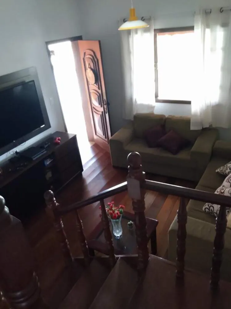 Casa, 3 quartos, 240 m² - Foto 1