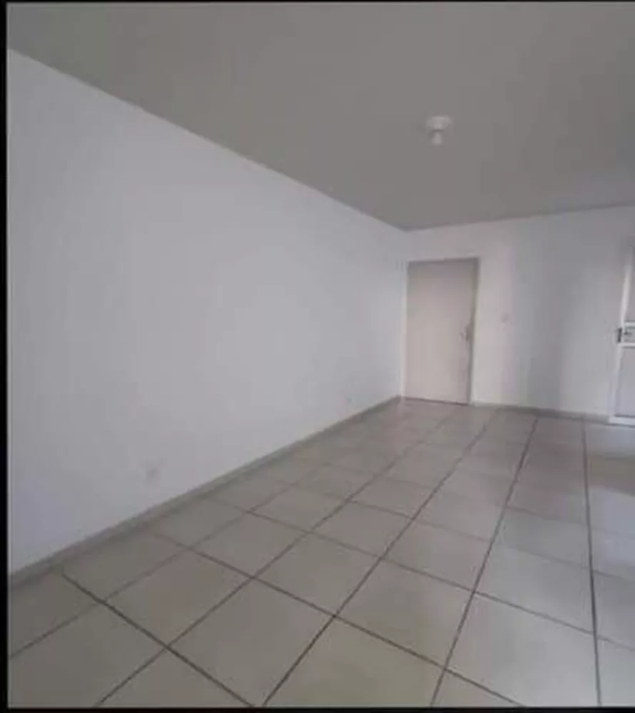 Apartamento à venda com 2 quartos, 45m² - Foto 2