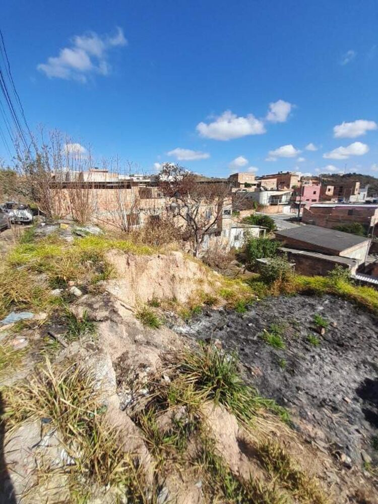 Terreno à venda, 200m² - Foto 1