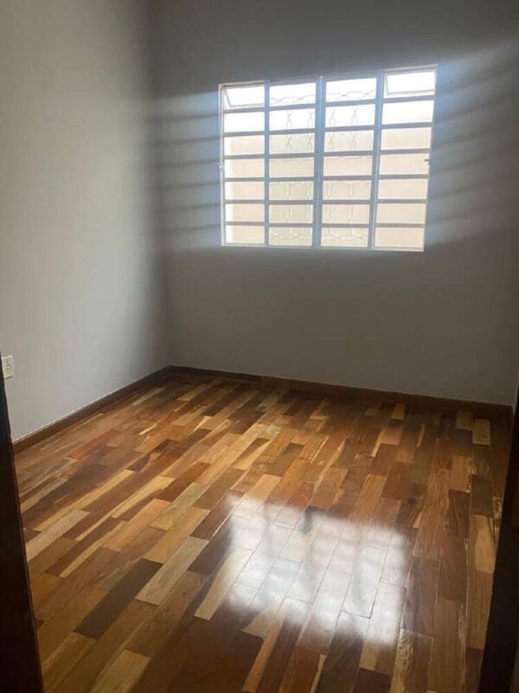 Casa, 3 quartos, 180 m² - Foto 1