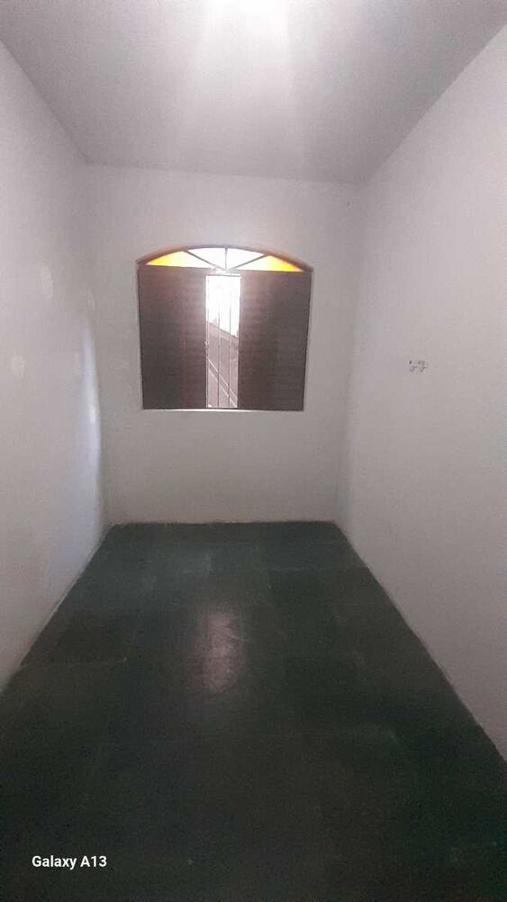 Casa para alugar com 3 quartos, 100m² - Foto 4