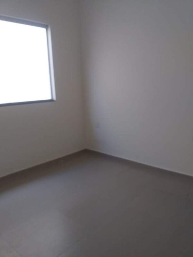 Casa à venda com 2 quartos, 77m² - Foto 4