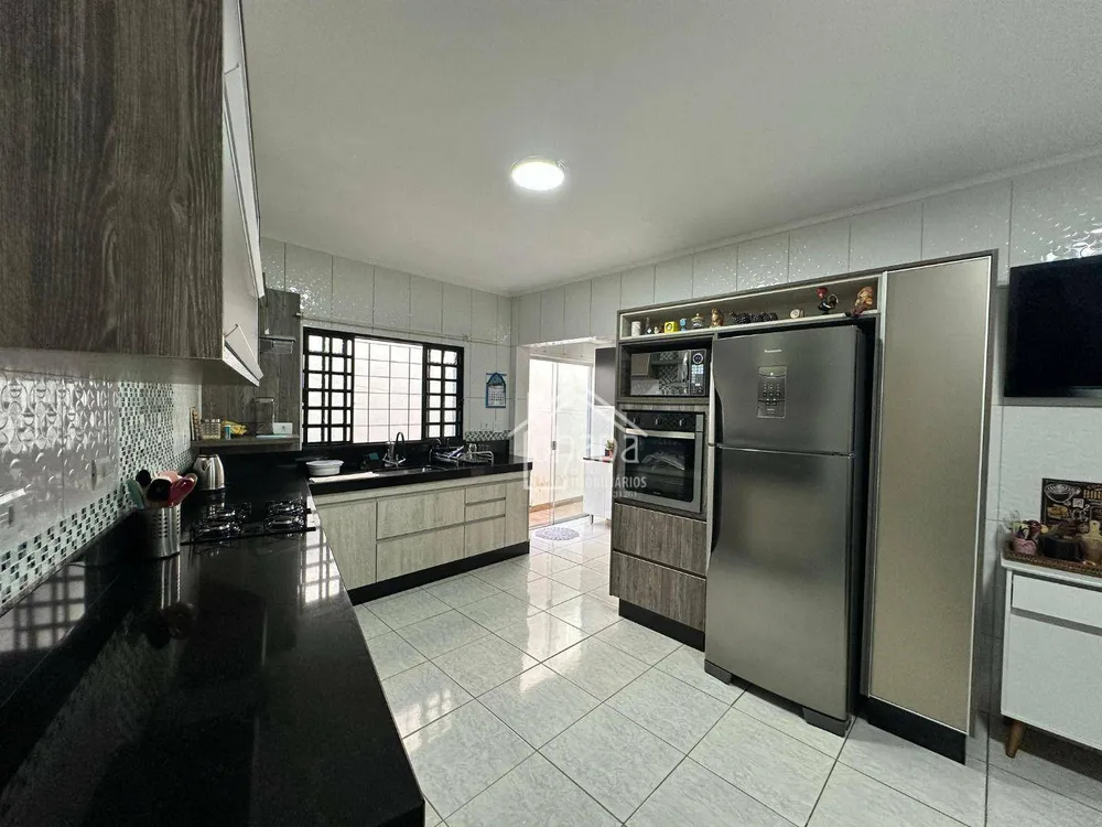 Casa, 4 quartos, 246 m² - Foto 7