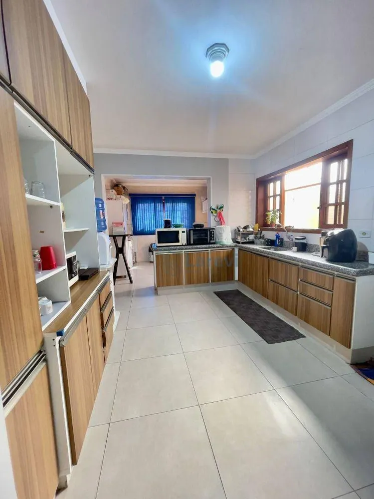 Casa, 3 quartos, 206 m² - Foto 3