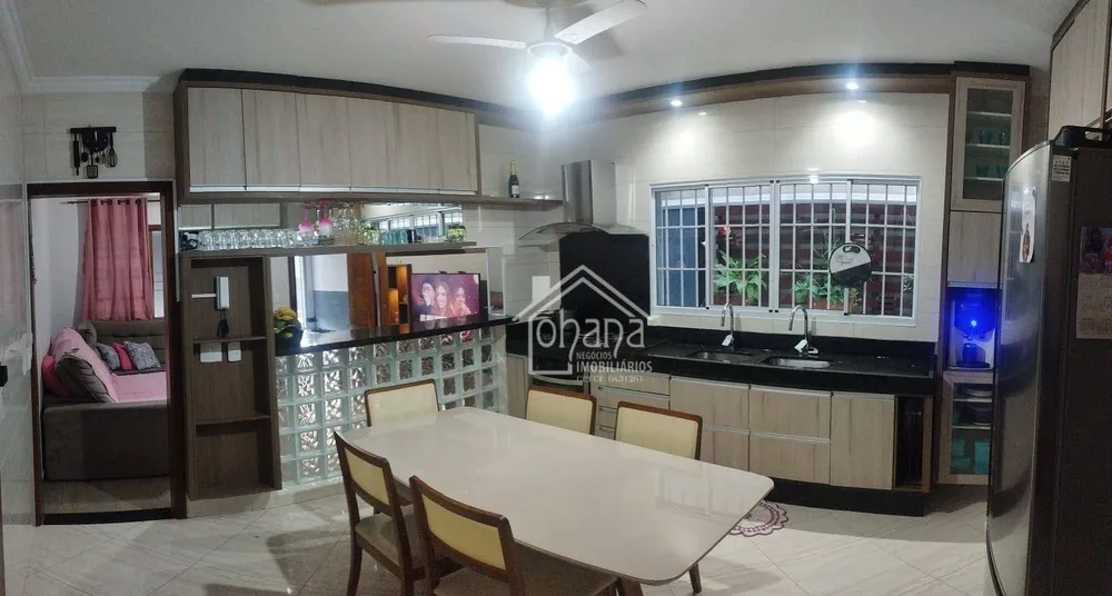Casa, 3 quartos, 222 m² - Foto 2