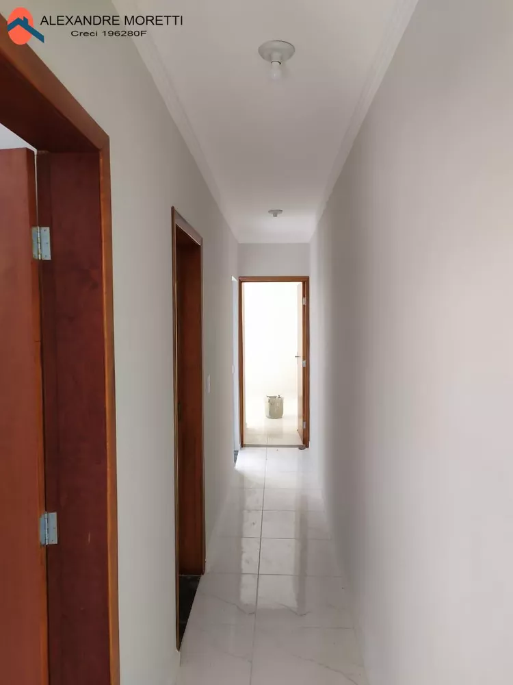 Casa à venda com 2 quartos, 60m² - Foto 4