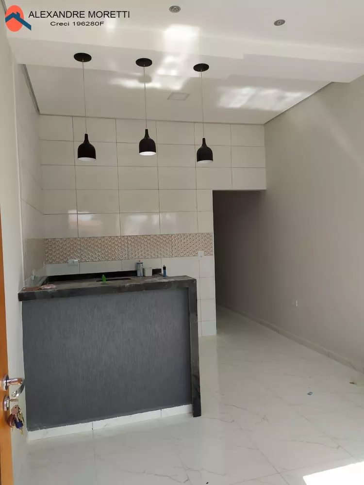 Casa à venda com 2 quartos, 60m² - Foto 2