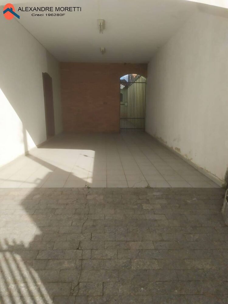 Casa para alugar com 3 quartos, 200m² - Foto 1