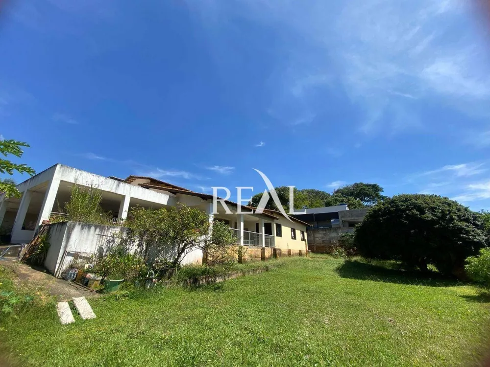 Casa à venda com 5 quartos, 250m² - Foto 3