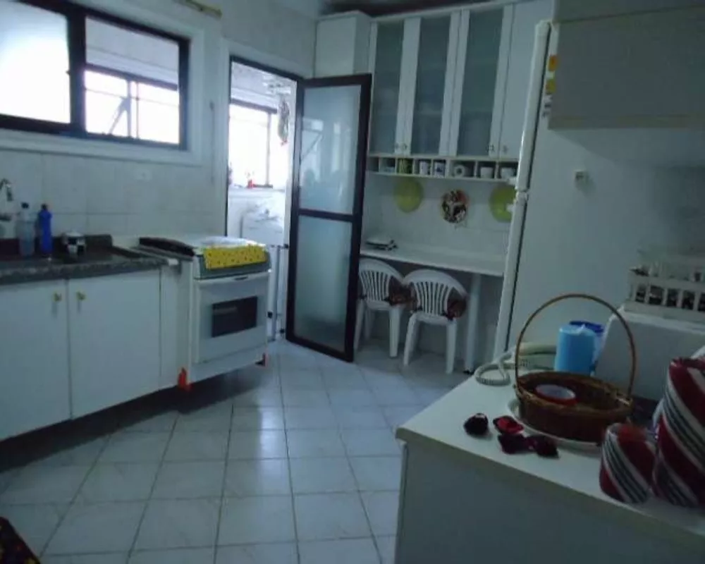 Apartamento à venda com 3 quartos, 154m² - Foto 10