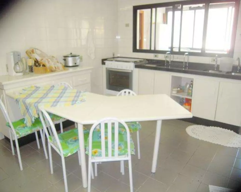 Apartamento à venda com 3 quartos, 182m² - Foto 2