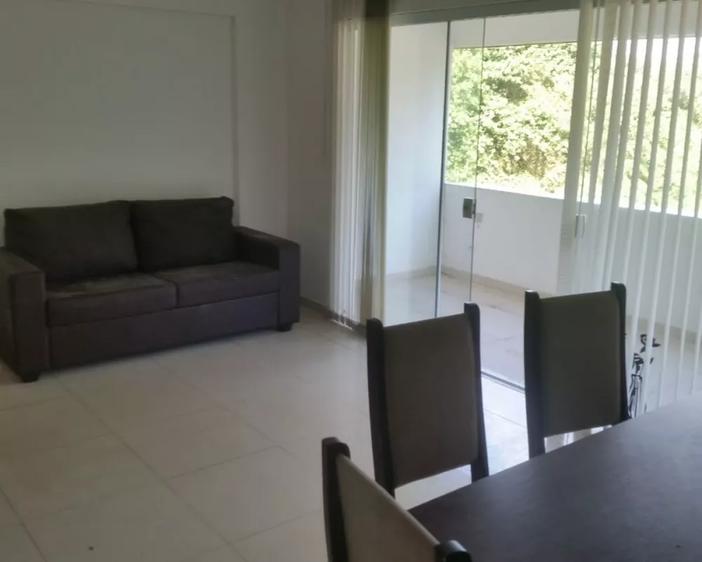 Apartamento à venda com 3 quartos, 90m² - Foto 2