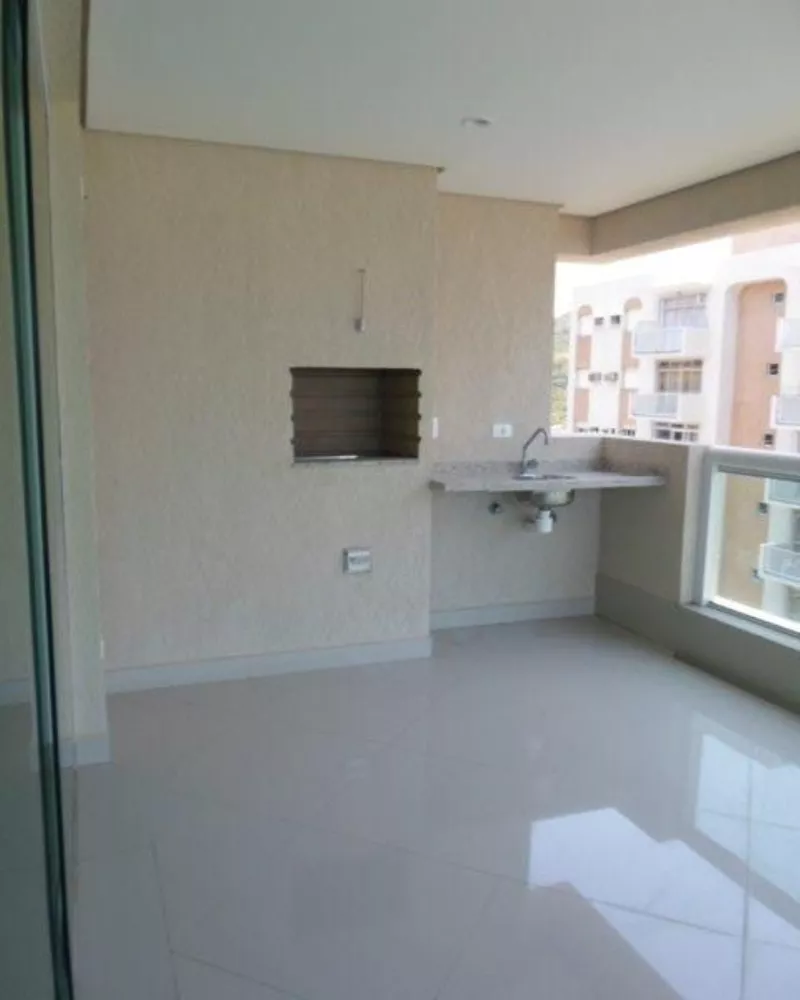 Apartamento à venda com 3 quartos, 135m² - Foto 3