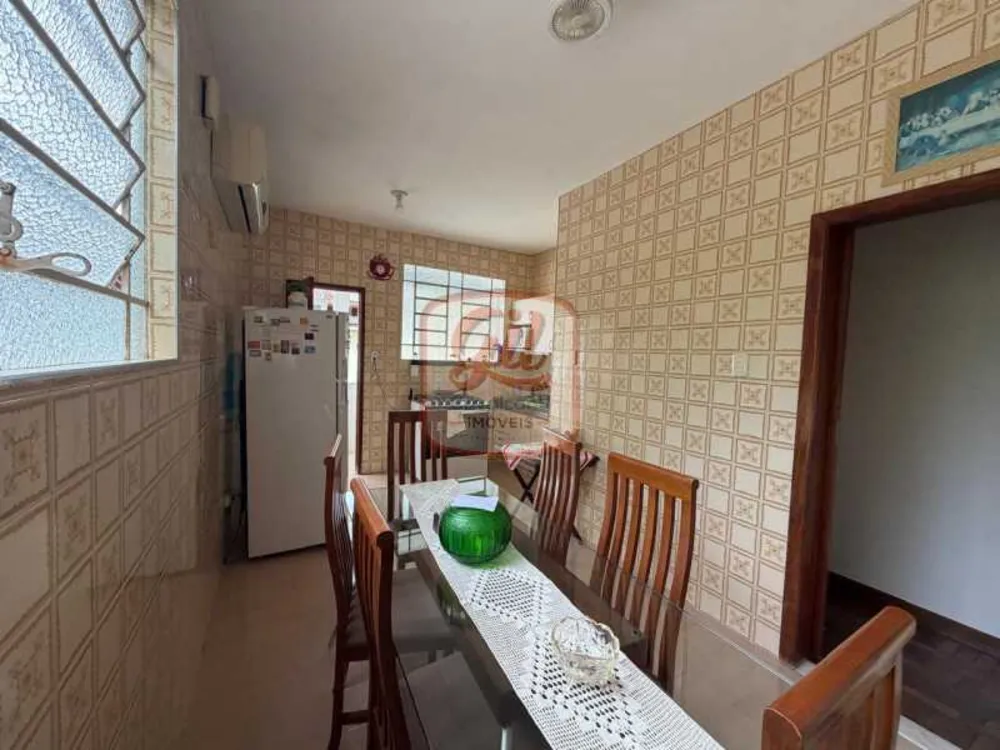 Casa, 6 quartos, 135 m² - Foto 1