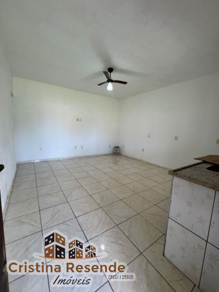 Casa à venda com 2 quartos, 360m² - Foto 4