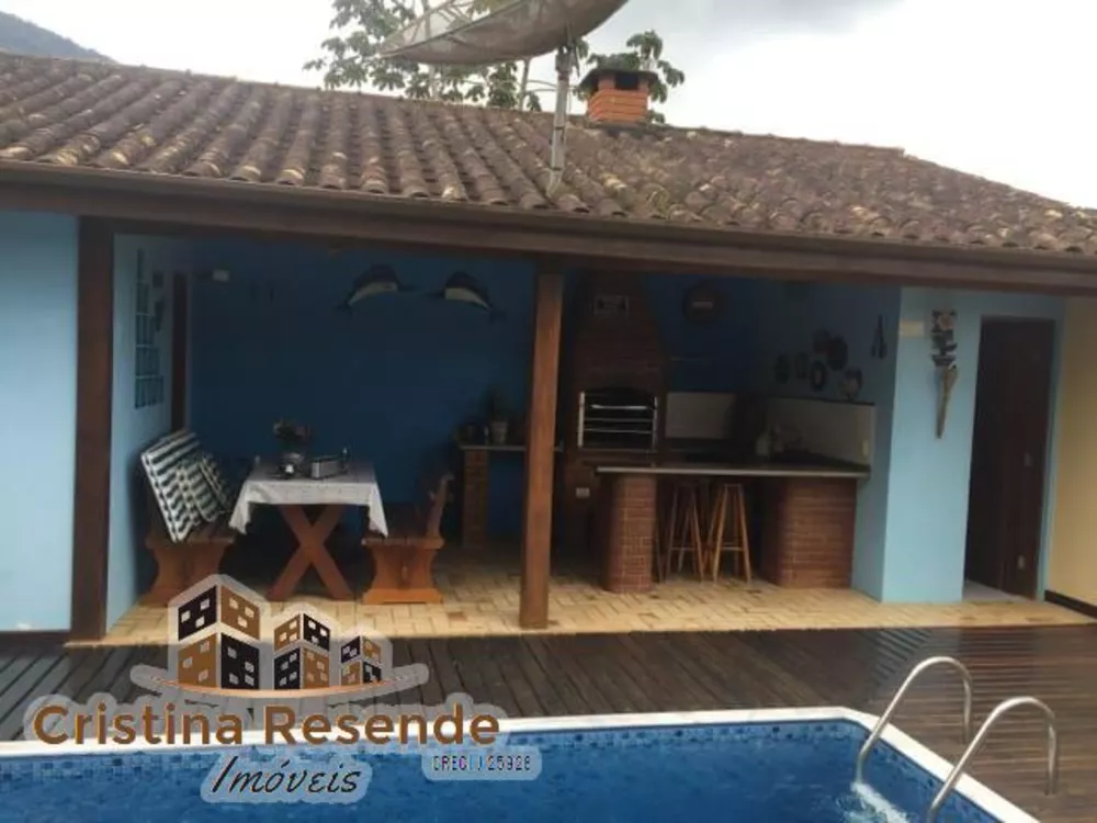 Casa à venda com 4 quartos, 240m² - Foto 1