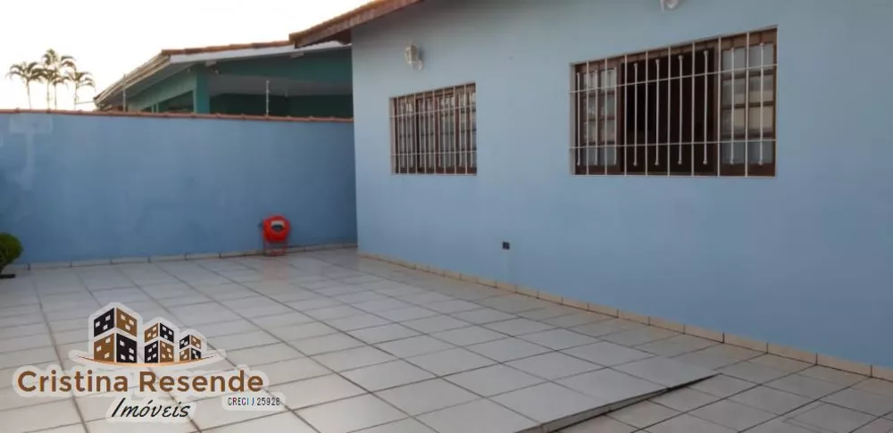 Casa à venda com 3 quartos, 360m² - Foto 1