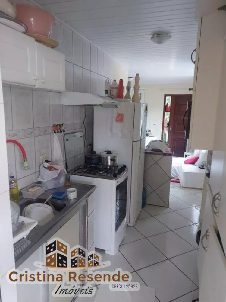 Casa à venda com 1 quarto, 70m² - Foto 2