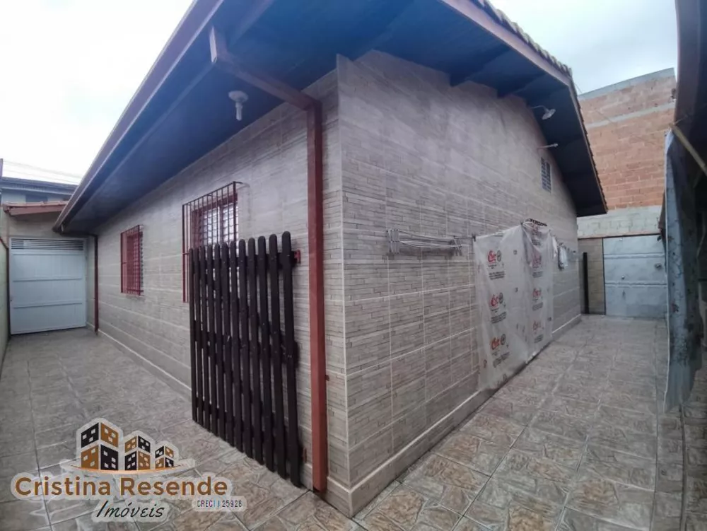 Casa à venda com 5 quartos, 300m² - Foto 2