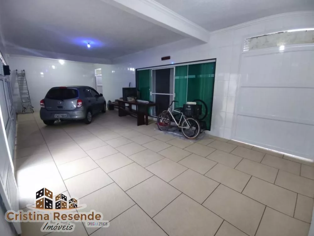 Casa à venda com 5 quartos, 300m² - Foto 3