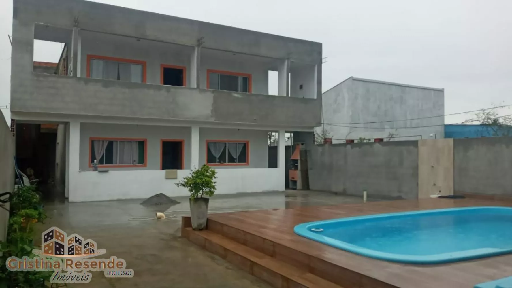 Casa à venda com 3 quartos, 250m² - Foto 1