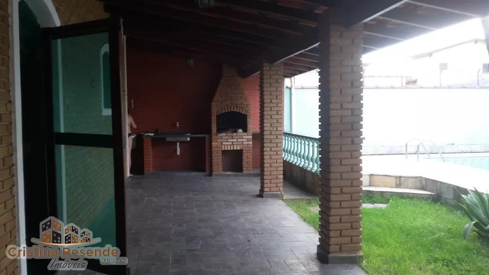 Casa à venda com 4 quartos, 360m² - Foto 2