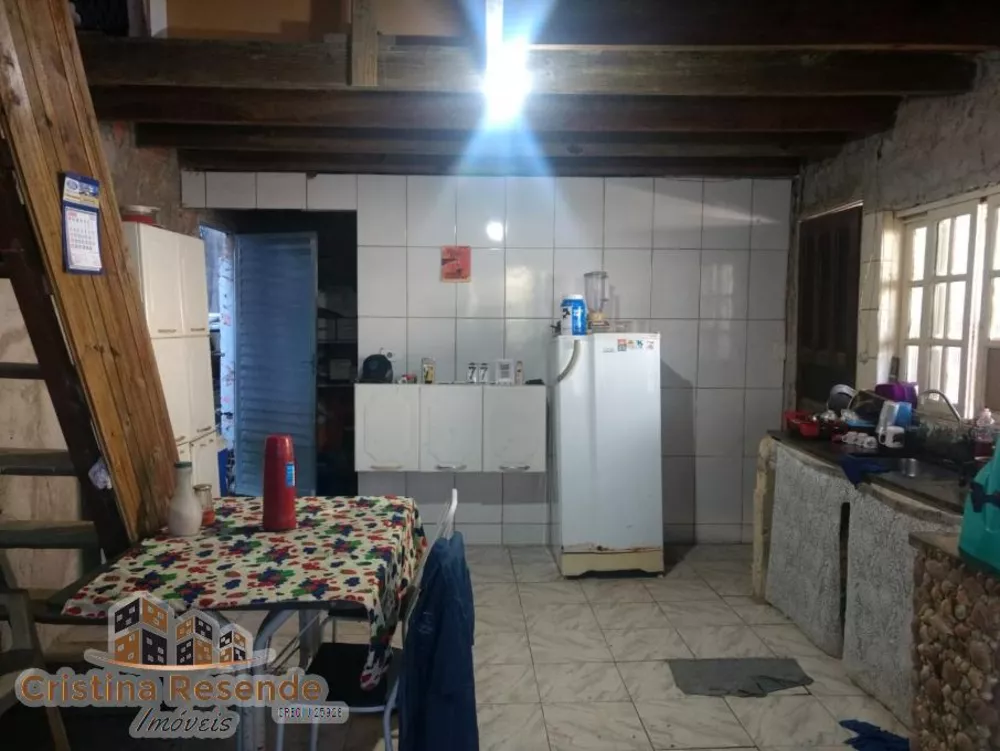 Casa à venda com 3 quartos, 282m² - Foto 2