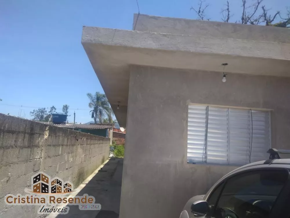 Casa à venda com 2 quartos, 60m² - Foto 1