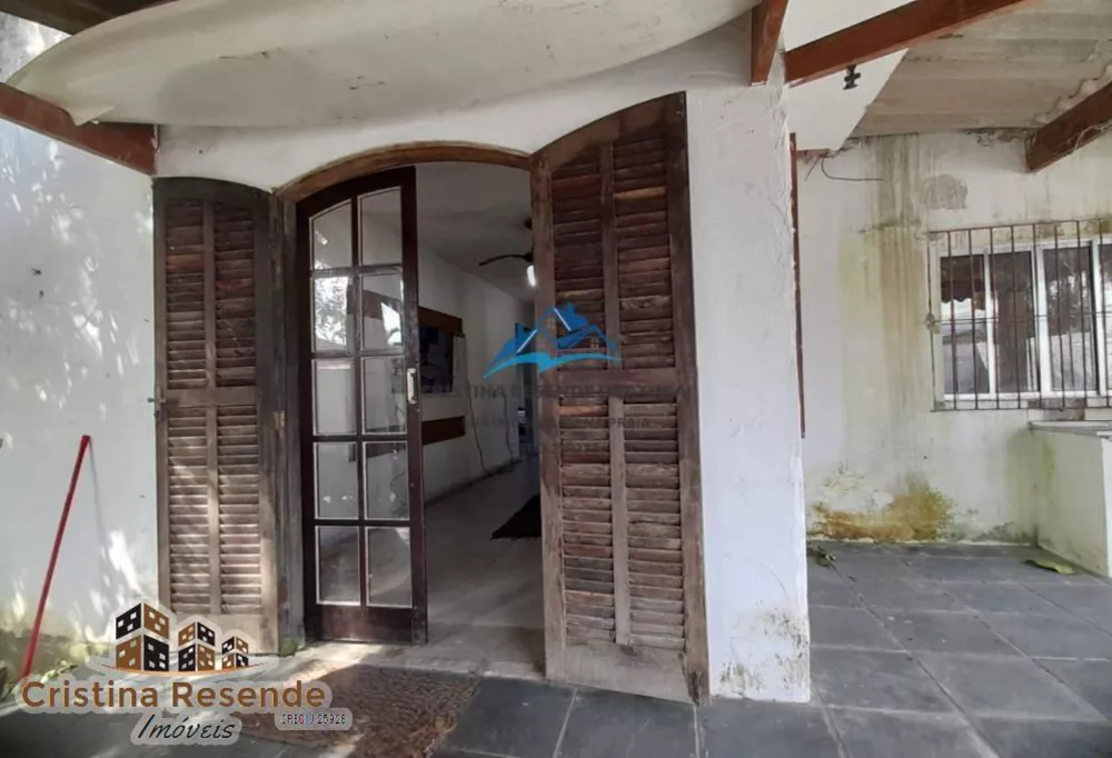 Casa à venda com 4 quartos, 340m² - Foto 2