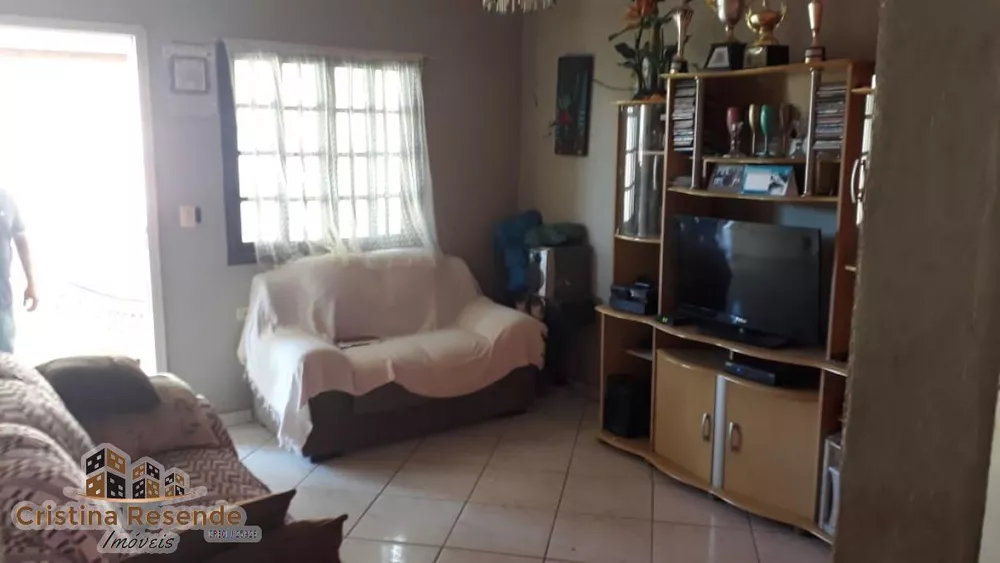 Casa à venda com 2 quartos, 300m² - Foto 2