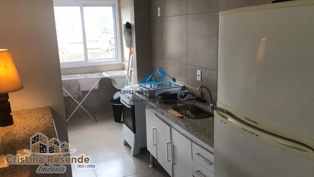 Apartamento à venda com 2 quartos, 67m² - Foto 3