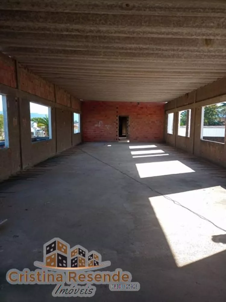 Casa à venda com 3 quartos, 500m² - Foto 1