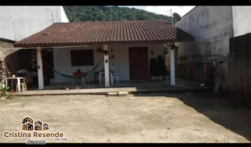 Casa à venda com 2 quartos, 250m² - Foto 1