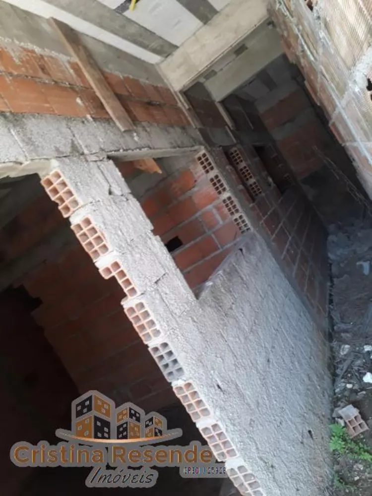 Sobrado à venda com 3 quartos, 150m² - Foto 2