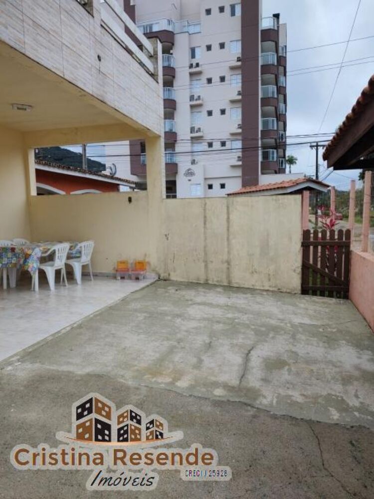 Casa, 6 quartos, 200 m² - Foto 1
