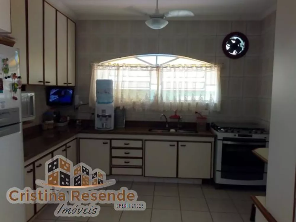 Sobrado à venda com 5 quartos, 360m² - Foto 2